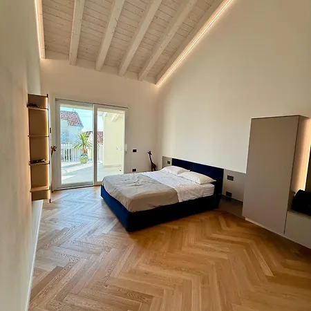 Luxury And Pool House Appartamento